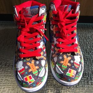 Nike Dunk ugly Christmas sweater  size 3.5